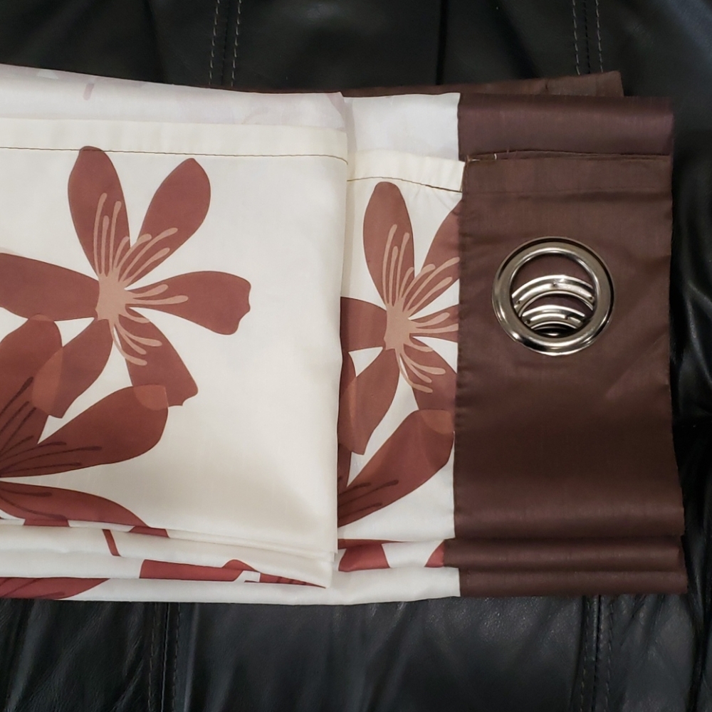 Beautiful flower print curtains - Picture 3 of 17